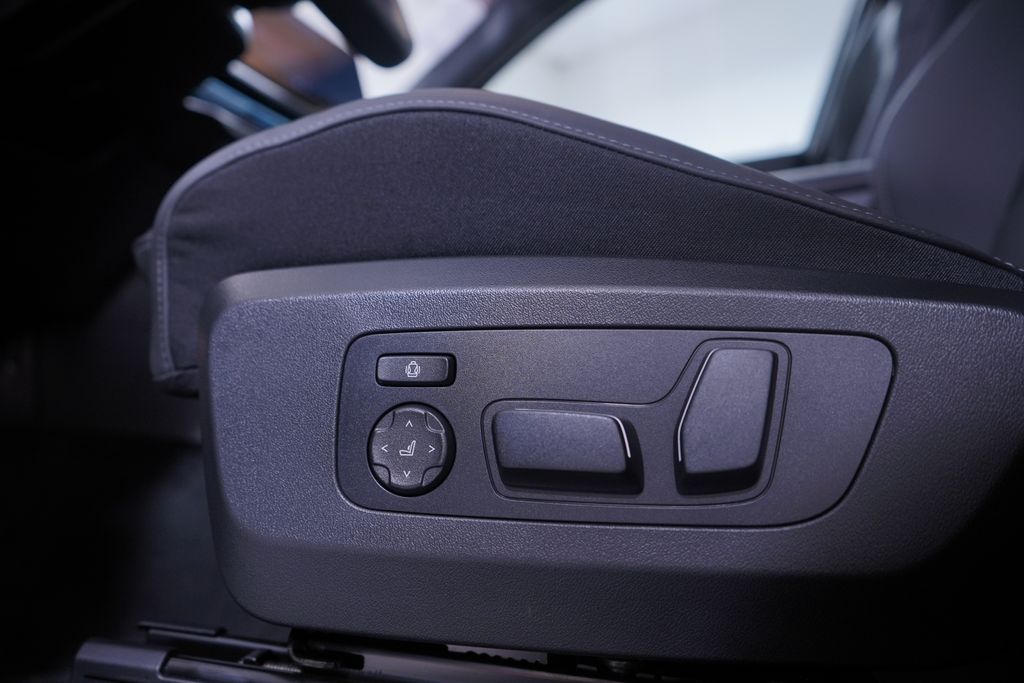 Thumbnail: 2026 BMW X3 - 12