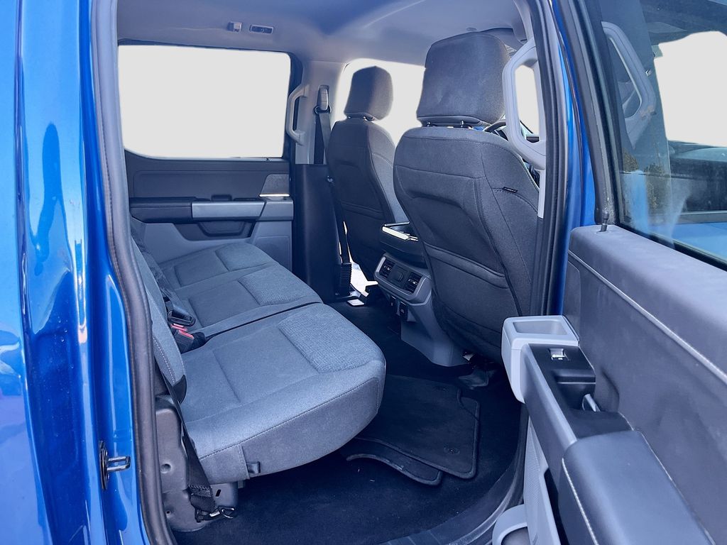 Used 2024 Blue Ford XLT image 28