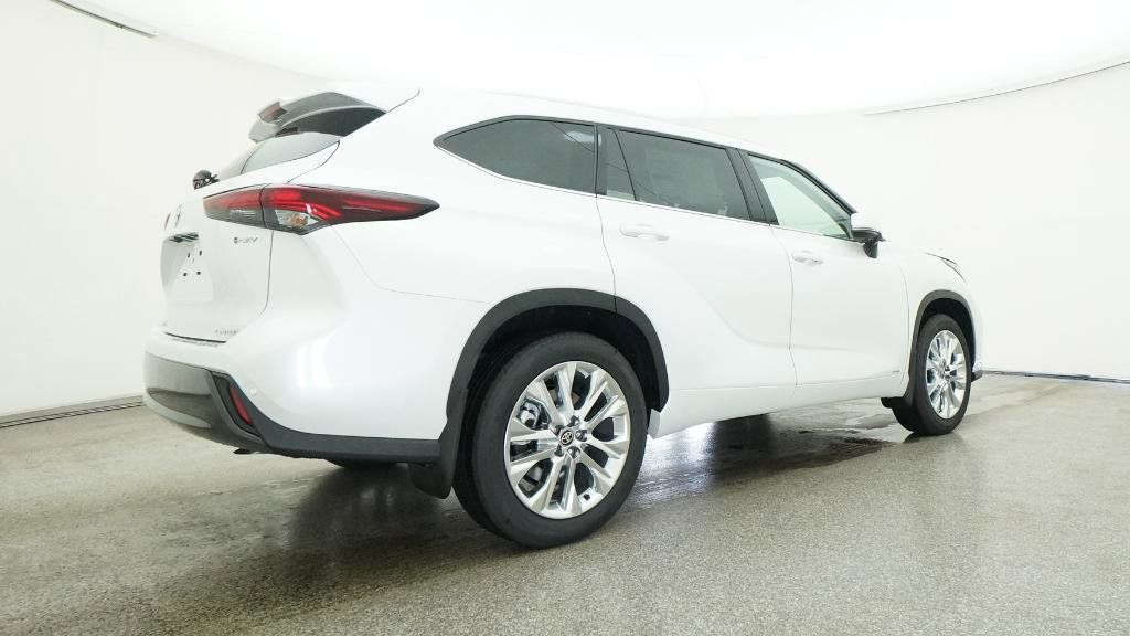 Thumbnail: 2025 Toyota Highlander - 7