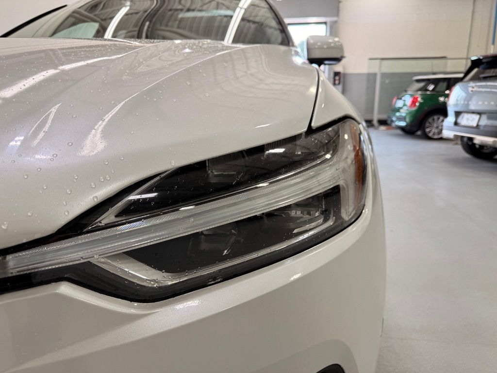 Thumbnail: 2019 Volvo XC60 - 9