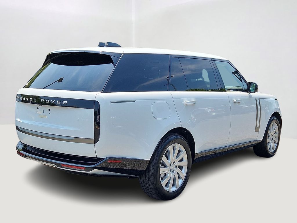 2025 Land Rover Range Rover SE 3