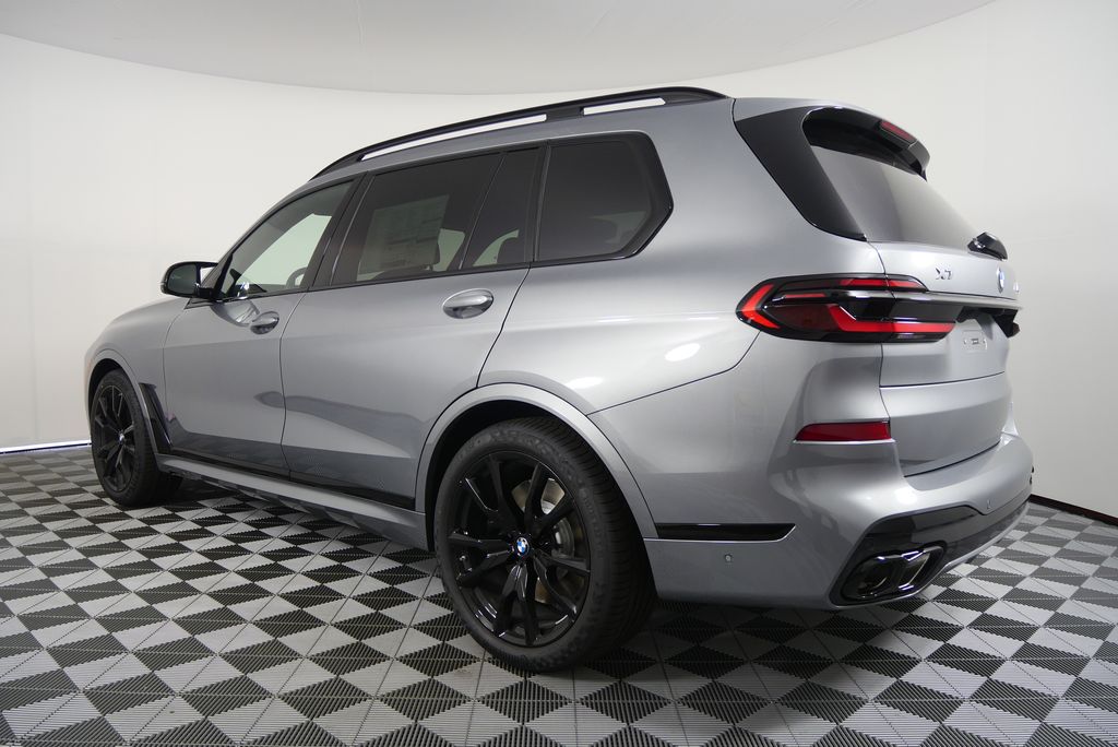Thumbnail: 2026 BMW X7 - 5