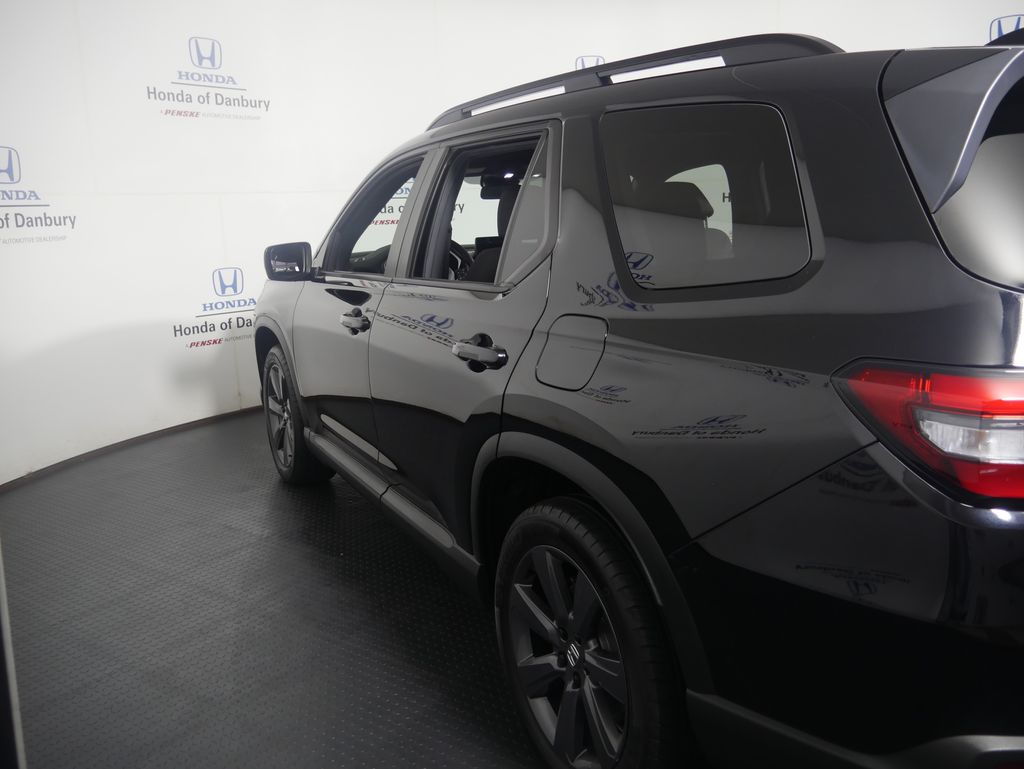 Thumbnail: 2025 Honda Pilot - 9
