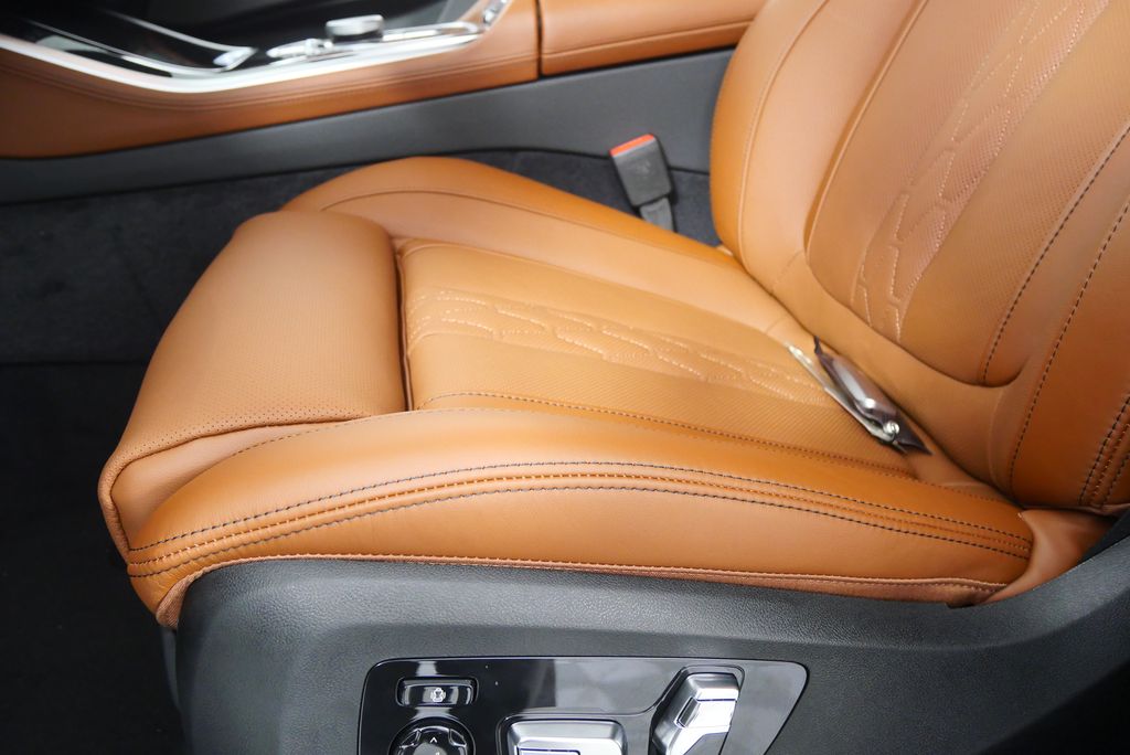 Thumbnail: 2026 BMW X5 - 10