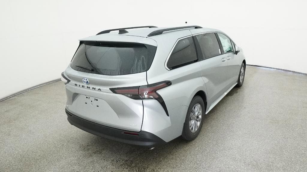 Thumbnail: 2025 Toyota Sienna - 17