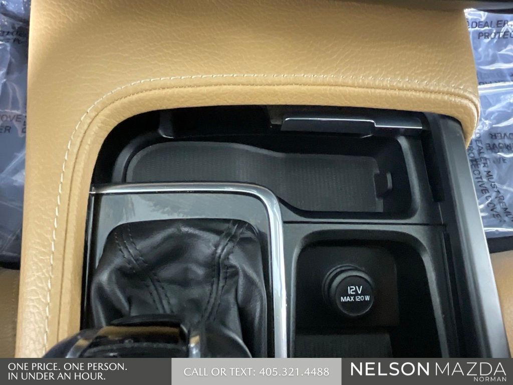 Used 2018 Black Volvo T6 AWD image 38