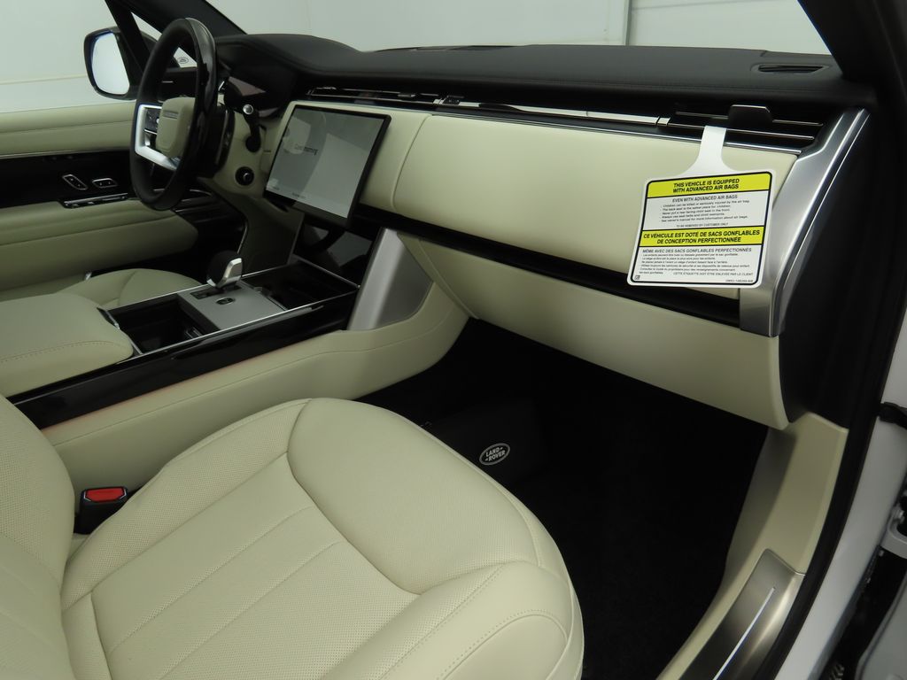 Thumbnail: 2025 Land Rover Range Rover - 18