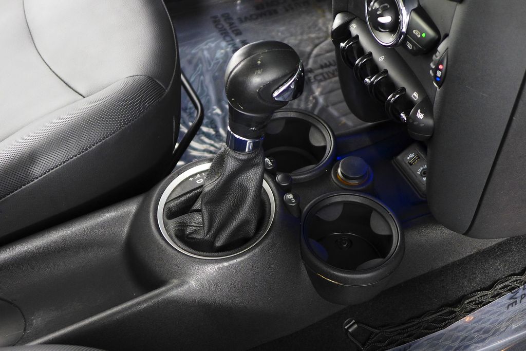 Thumbnail: 2013 MINI Cooper - 16