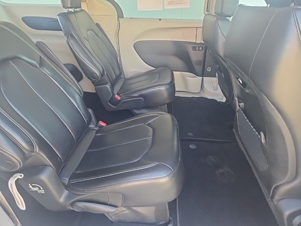 Used 2023 Chrysler Pacifica Van