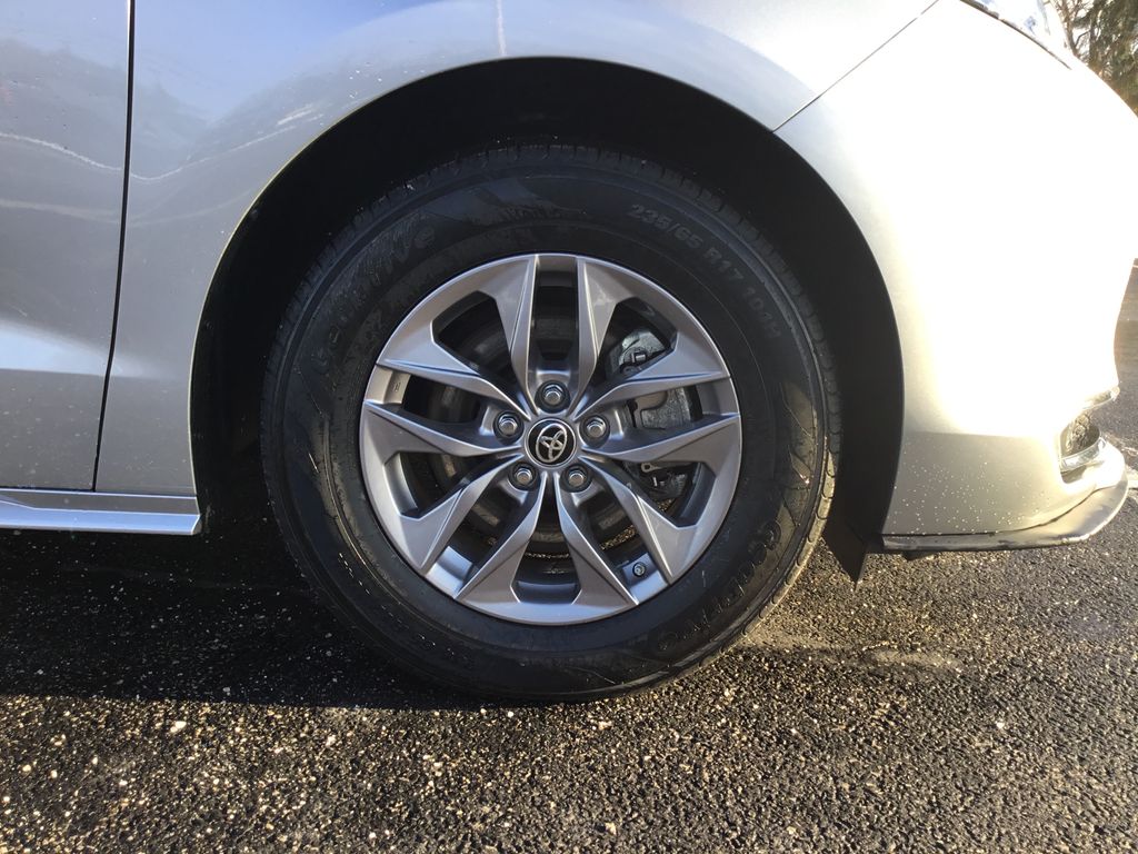 Thumbnail: 2024 Toyota Sienna - 12