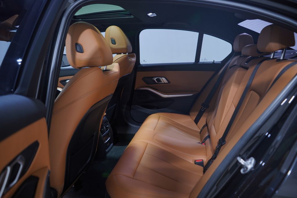 Thumbnail: 2022 BMW 3 Series - 9