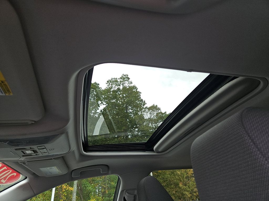 Thumbnail: 2019 Toyota RAV4 - 15