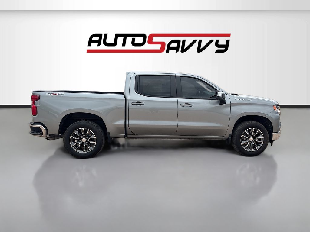 Used 2025 Gray Chevrolet LT image 8