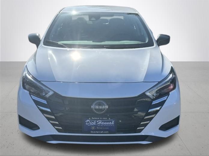 2025 Nissan Versa 1.6 S photo 3