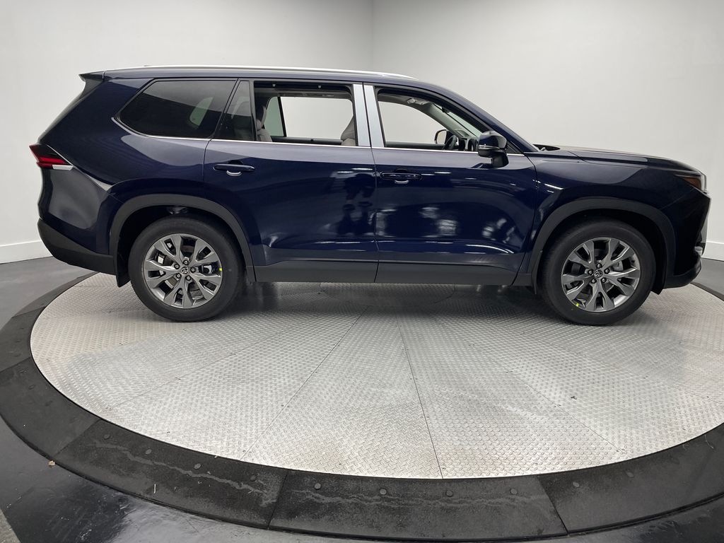 Thumbnail: 2025 Toyota Grand Highlander - 4