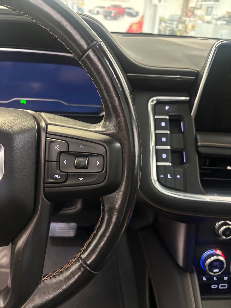 2022 GMC Yukon AT4 - Photo 17