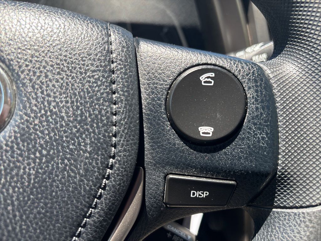 Used 2013 Silver Toyota XLE image 22