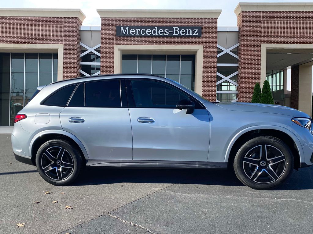 2025 Mercedes-Benz GLC 300 4