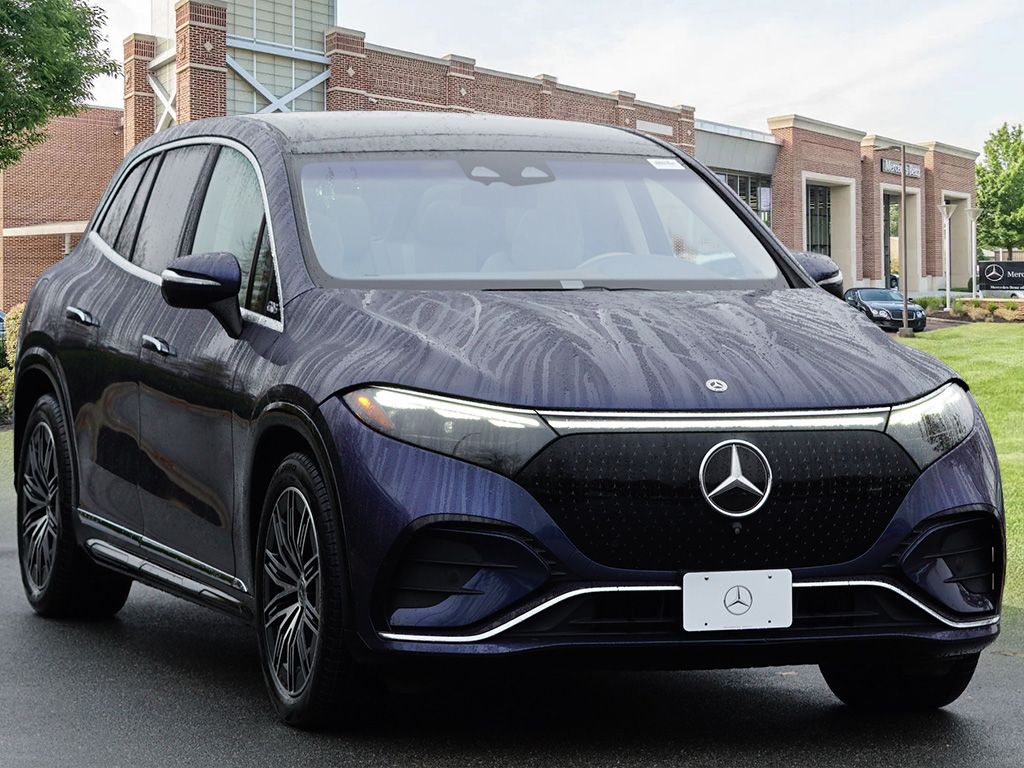 Thumbnail: 2023 Mercedes-Benz EQS - 3