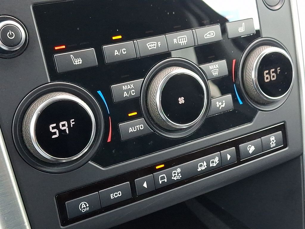 Thumbnail: 2018 Land Rover Discovery Sport - 15