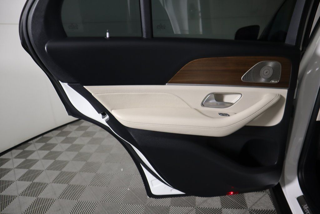 Thumbnail: 2023 Mercedes-Benz GLE - 27