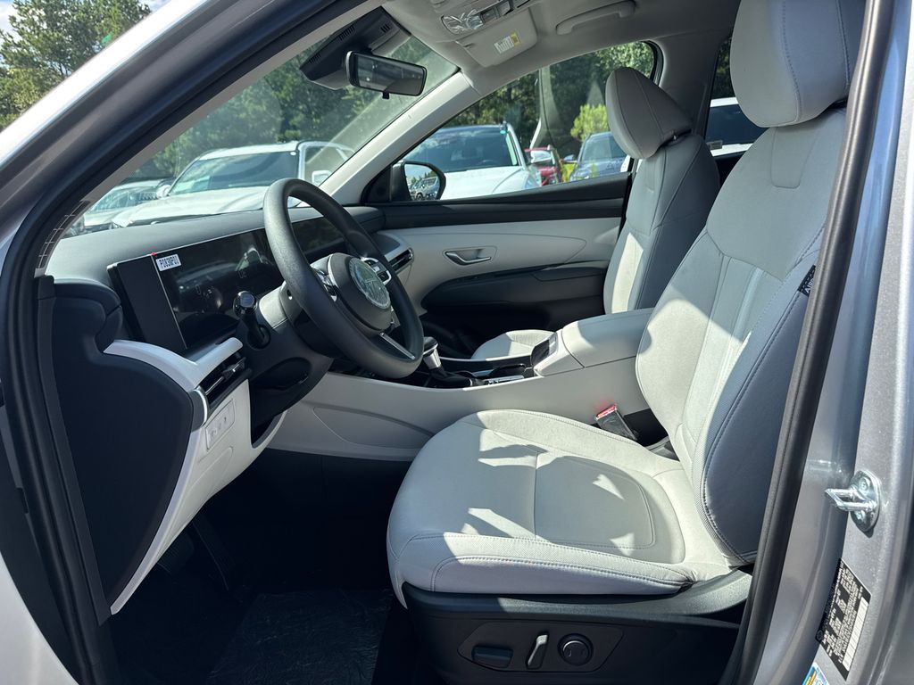 2025 Hyundai Tucson SEL photo 9
