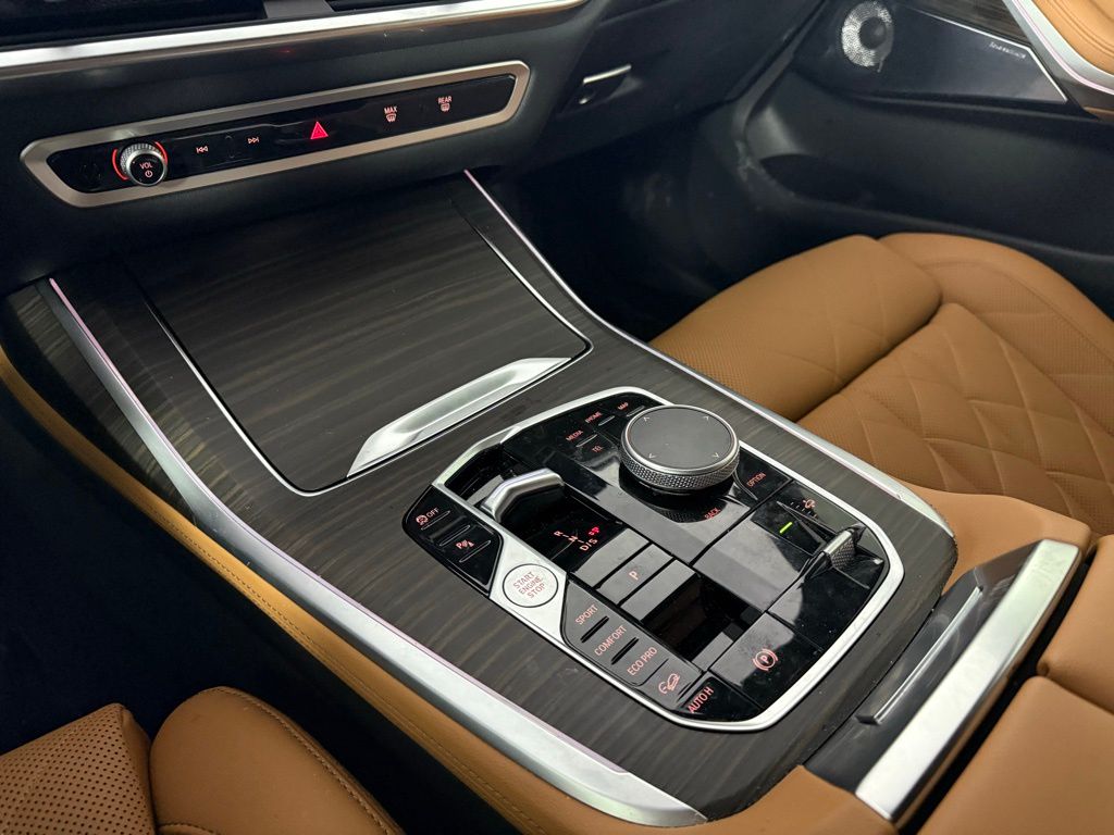 Thumbnail: 2024 BMW X7 - 17