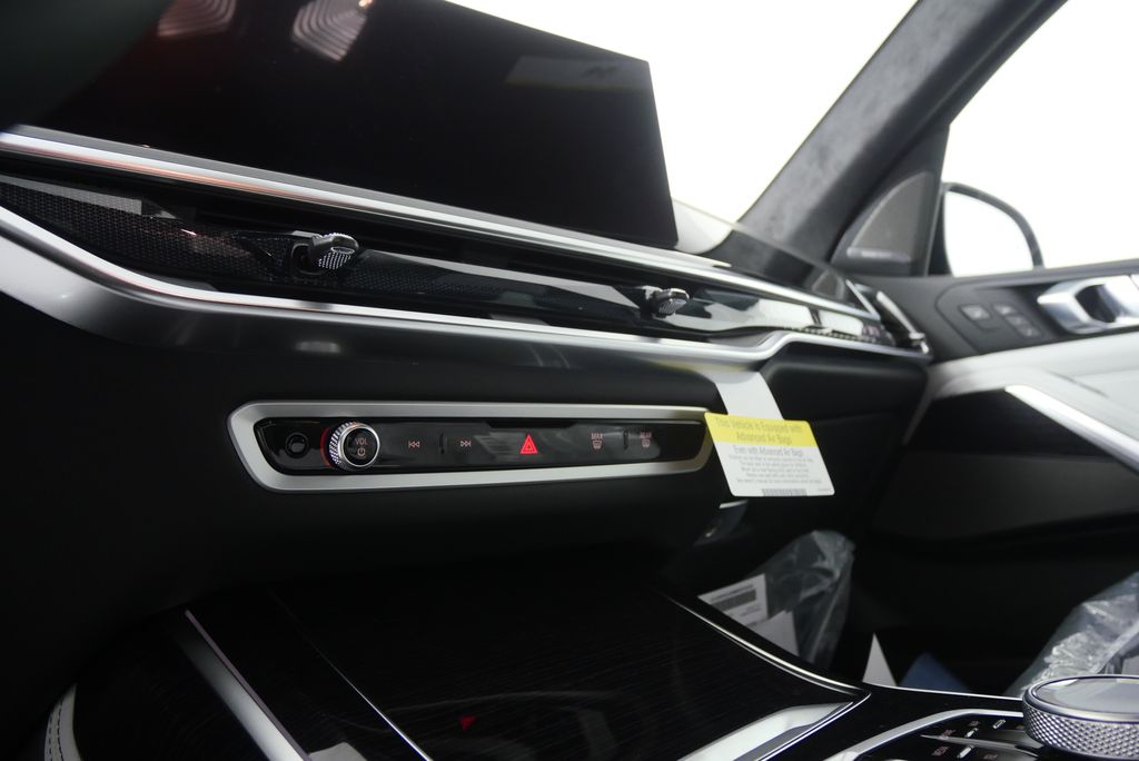 Thumbnail: 2026 BMW X7 - 22