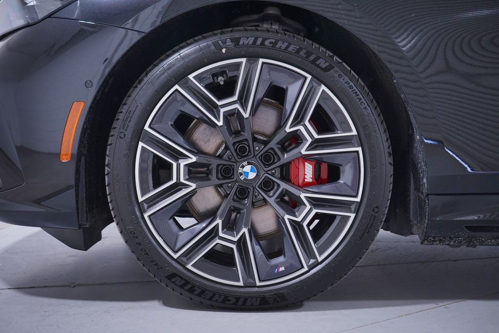 Thumbnail: 2026 BMW i5 - 2