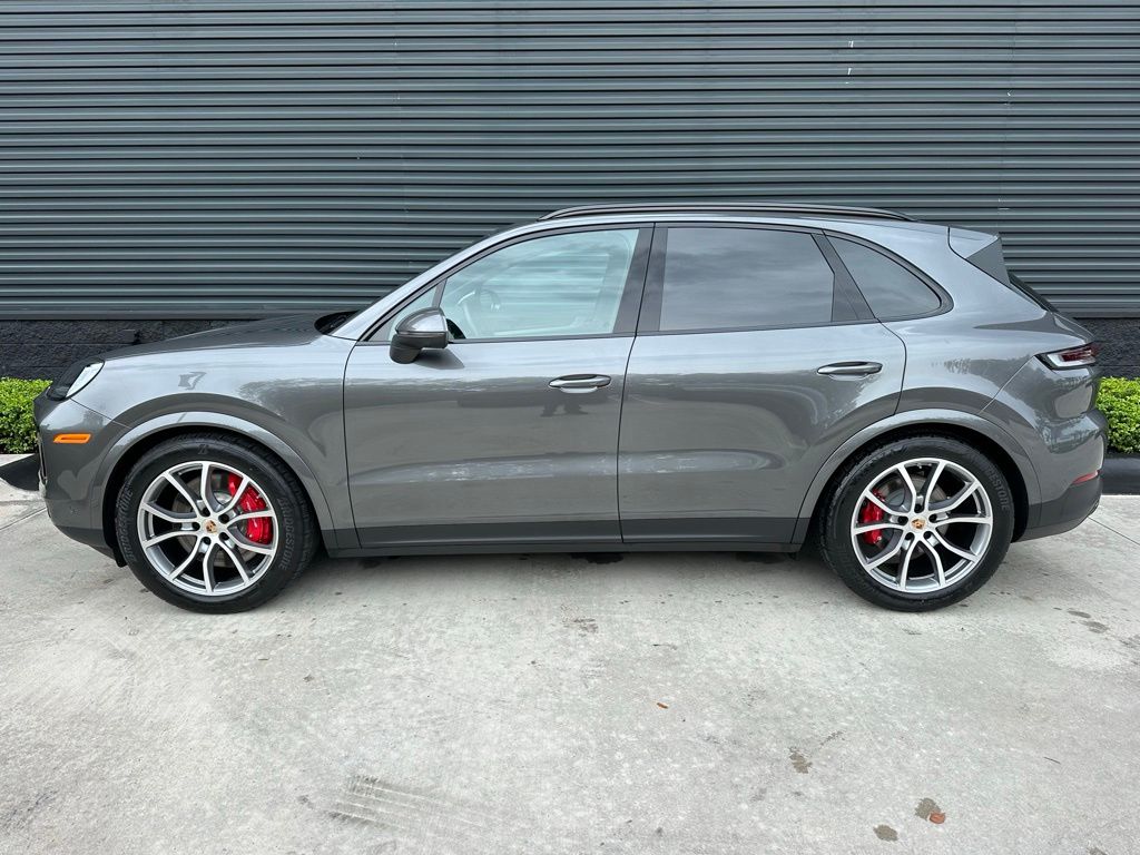 Thumbnail: 2025 Porsche Cayenne - 2