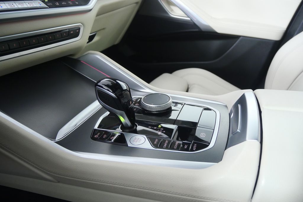 Thumbnail: 2022 BMW X6 - 26