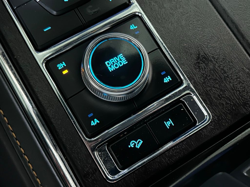 Used 2023 Agate Black Metallic Ford Platinum image 59