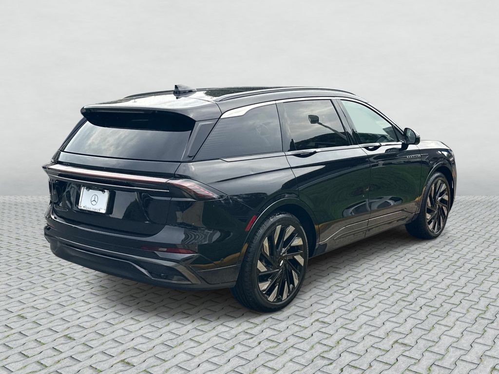 Thumbnail: 2024 Lincoln Nautilus - 5