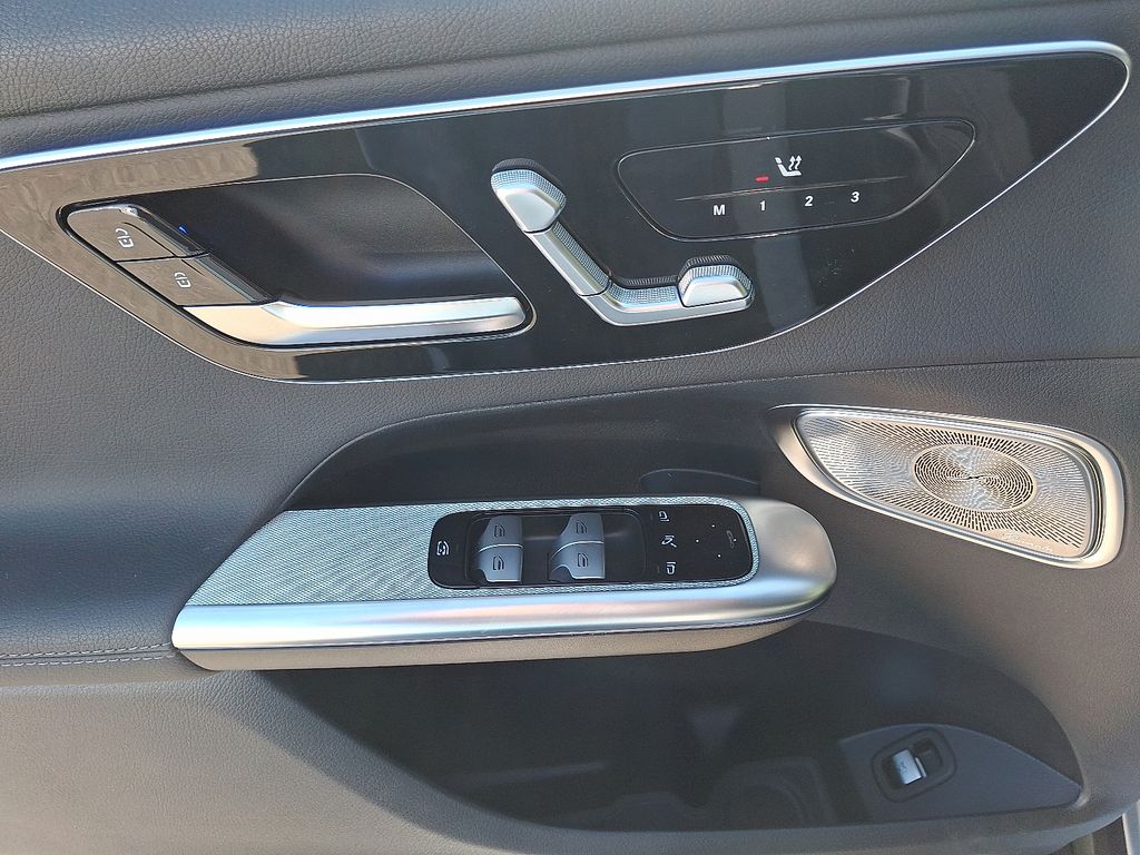 Thumbnail: 2025 Mercedes-Benz GLC - 12