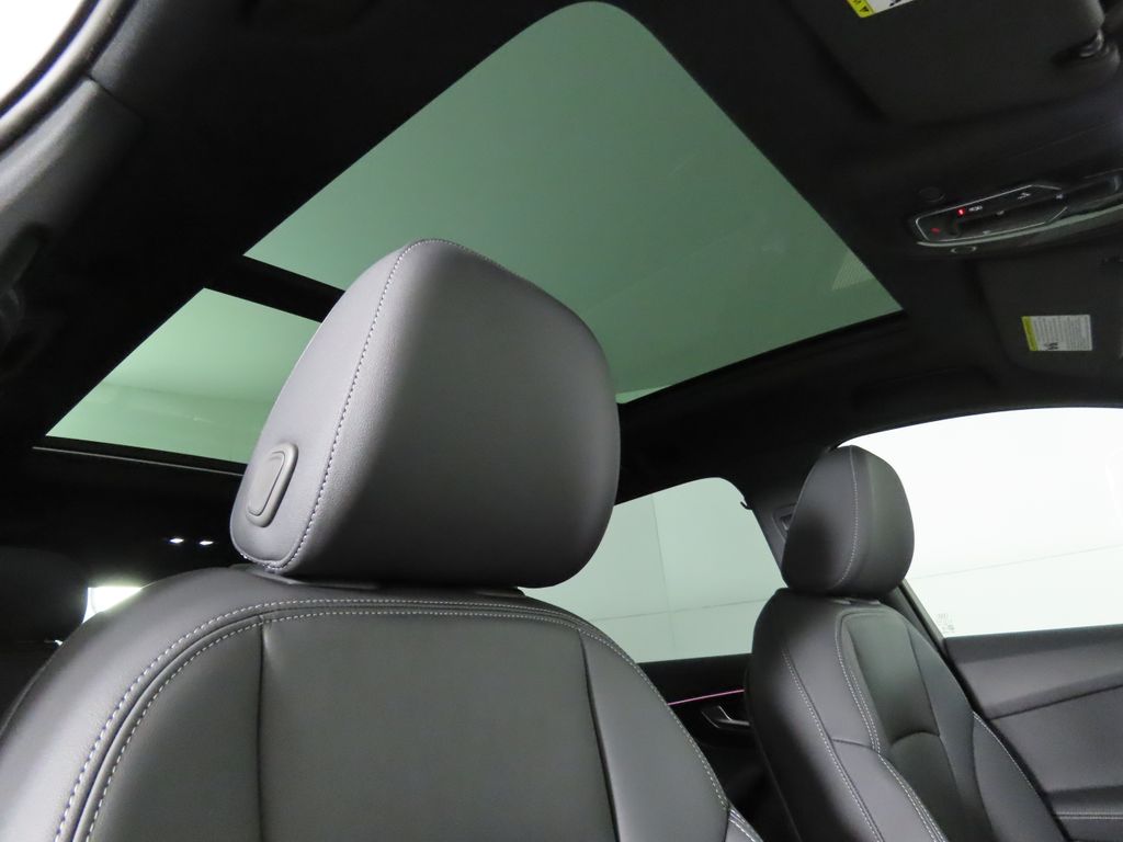 Thumbnail: 2025 Audi Q7 - 21