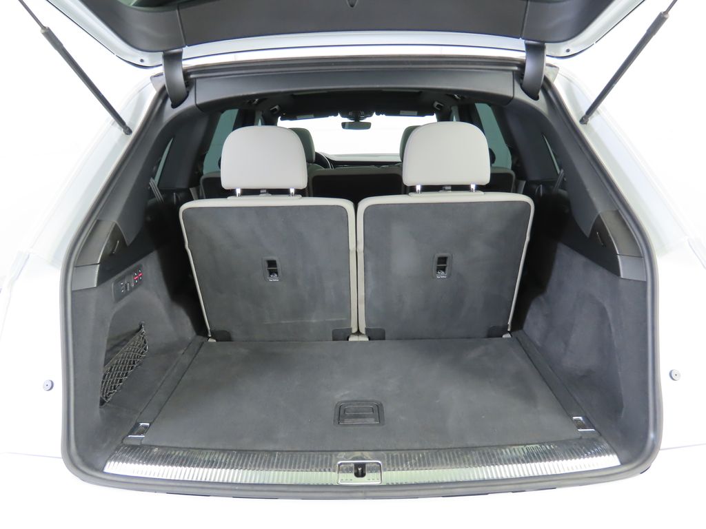 Thumbnail: 2021 Audi Q7 - 27