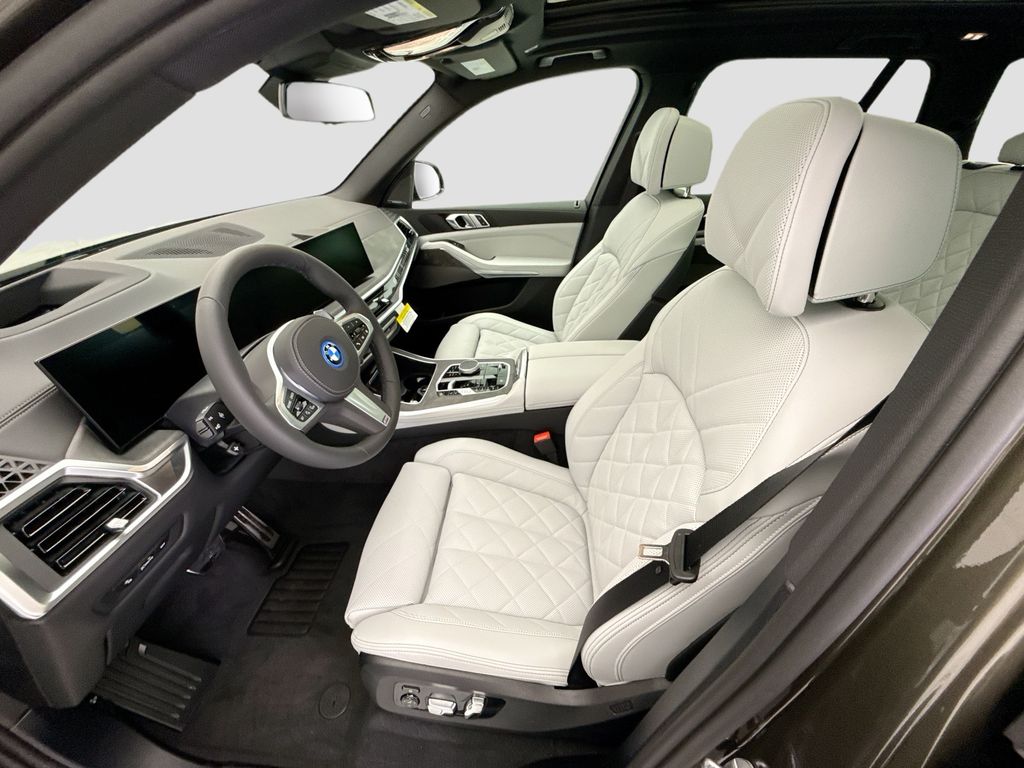 Thumbnail: 2026 BMW X5 - 18