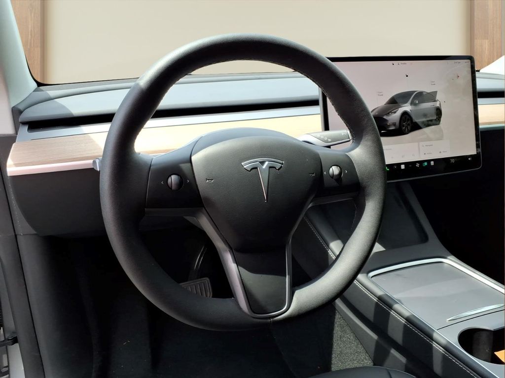 TeslaModel Y3
