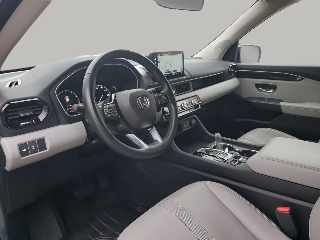 Used Car 2025 Honda Pilot  Touring For Sale Under $50,000 In Austin, Texas