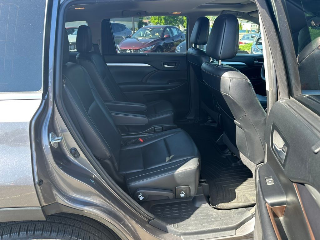 2018 Toyota Highlander 