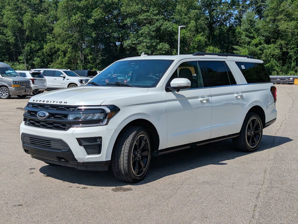 White Metallic 2023 Ford Expedition SUV / Crossover Four-Wheel Drive Automatic