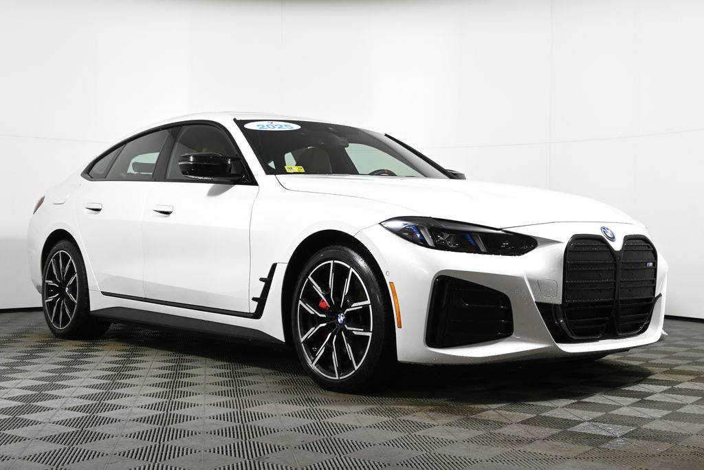 Thumbnail: 2025 BMW i4 - 9