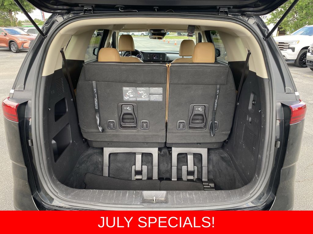 Used 2023 Kia Carnival Van