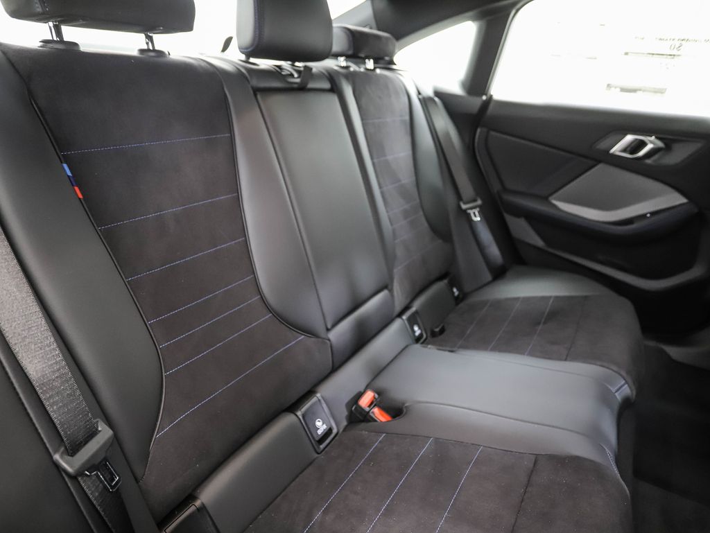 Thumbnail: 2025 BMW 2 Series - 25