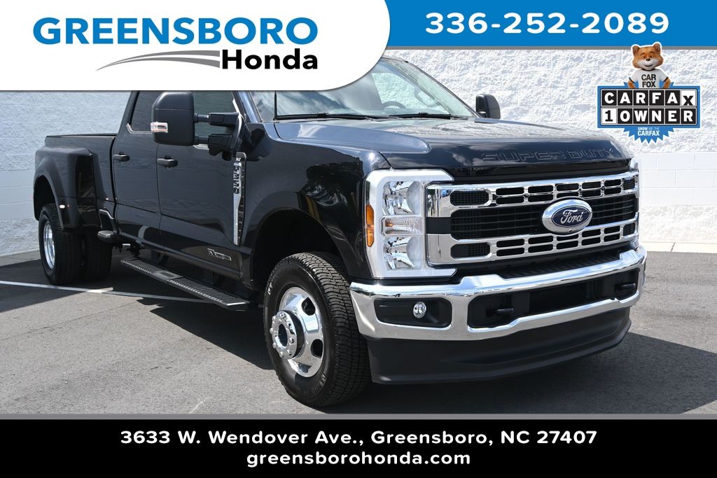 Black Metallic 2026 Ford F-350 Super Duty Pickup Truck Four-Wheel Drive Automatic
