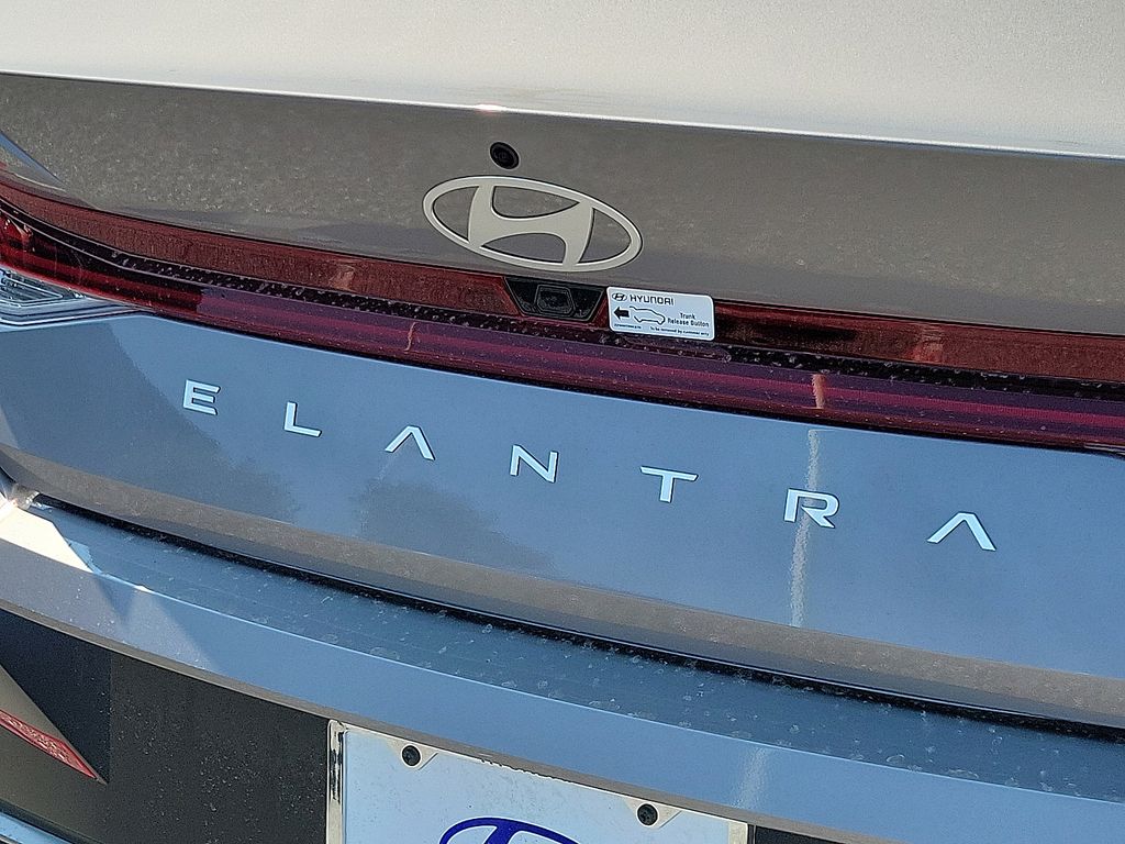 Thumbnail: 2025 Hyundai Elantra - 5