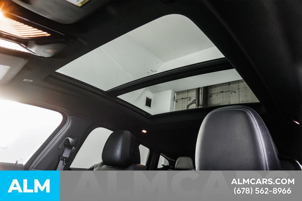 Used 2025 Black BMW xDrive30i image 23