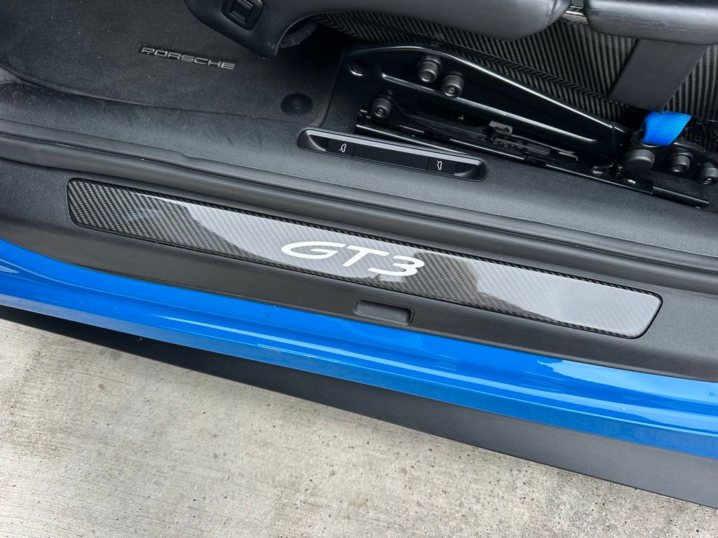 Thumbnail: 2022 Porsche 911 - 24