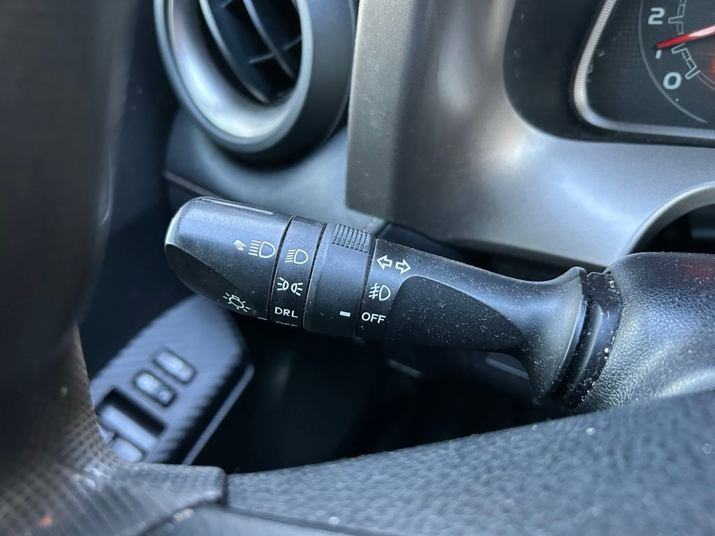 Thumbnail: 2013 Toyota RAV4 - 21