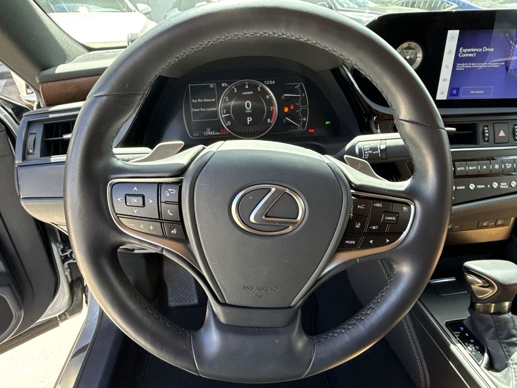 Thumbnail: 2025 Lexus ES - 21